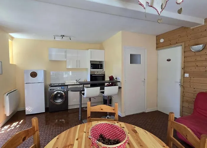 Дом отдыха Maison 10 Personnes Chez Perrine Et Nicolas Ла-Бурбуль