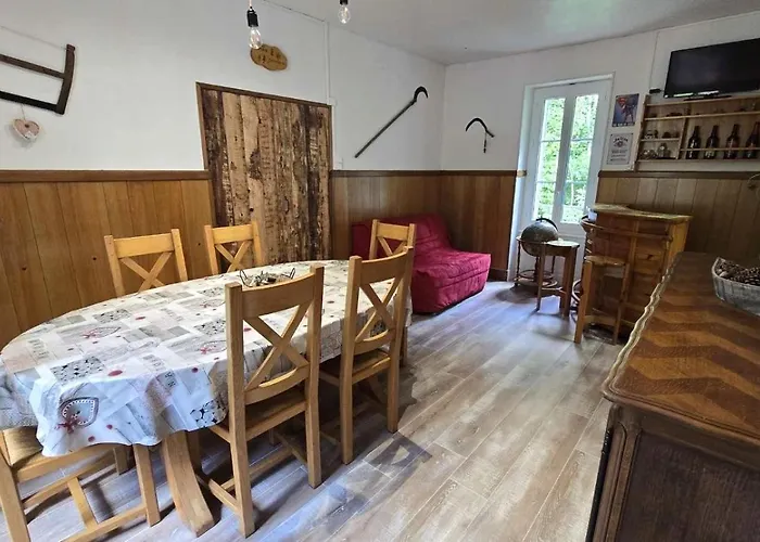 Maison 10 Personnes Chez Perrine Et Nicolas * Ла-Бурбуль